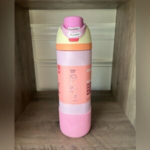 Owala Popping Peony 24oz FreeSip Water Bottle